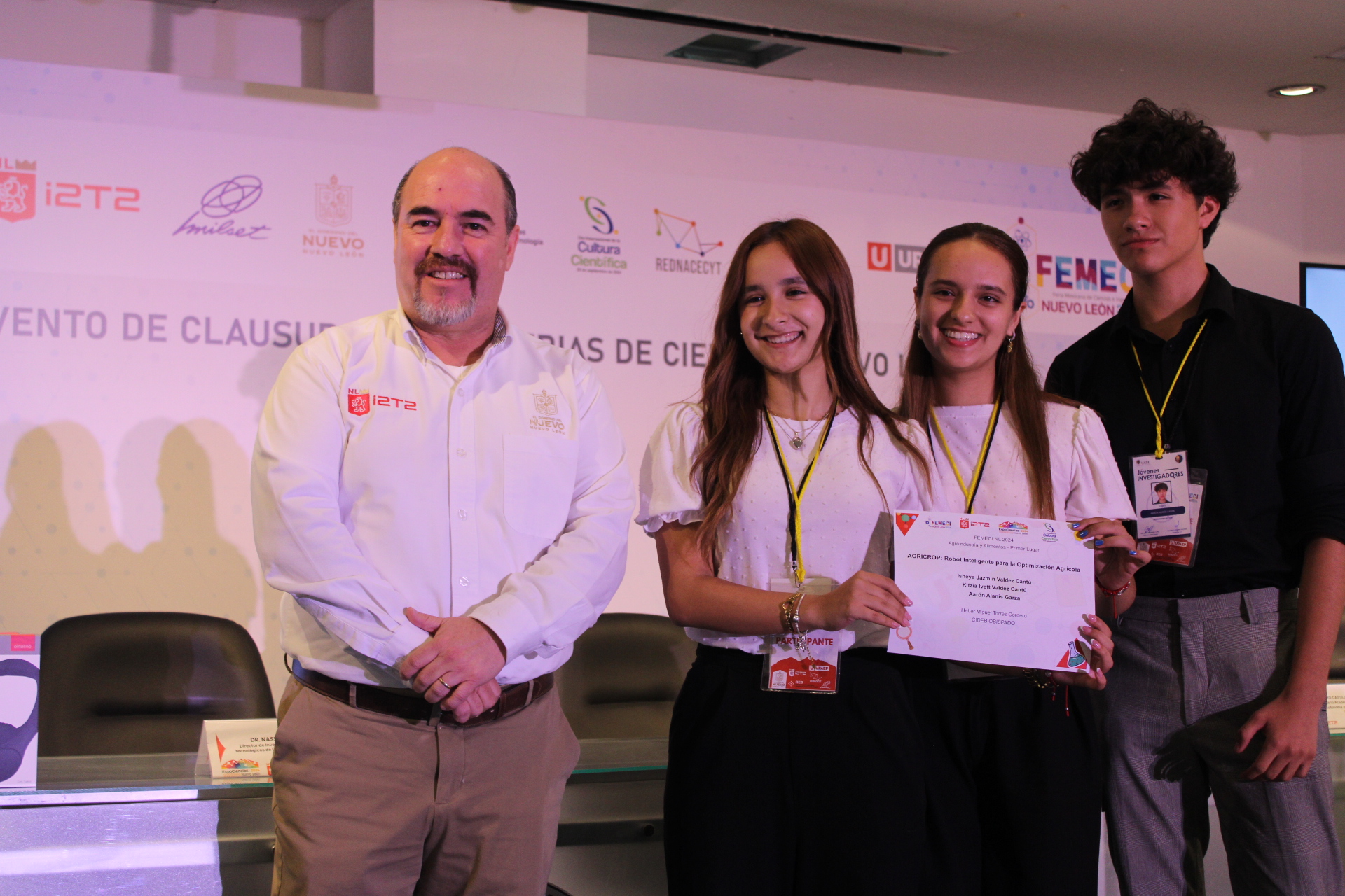 Lee más sobre el artículo PREMIAN A GANADORES DE LAS FERIAS DE CIENCIAS DE NUEVO LEÓN 2024