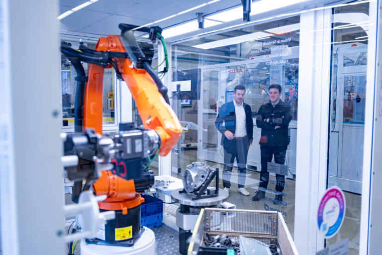 INSTALARÁN EN NUEVO LEÓN CENTRO DE INVESTIGACIÓN Y DESARROLLO DE KUKA ROBOTER GMBH EN EL PIIT