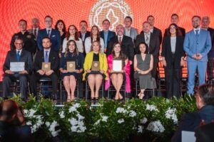 Lee más sobre el artículo GOBIERNO DE NUEVO LEÓN ENTREGA EL PREMIO ESTATAL DE CIENCIA, TECNOLOGÍA E INNOVACIÓN 2025